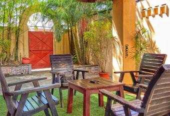 La Guesthouse   toile has Balcony rooms