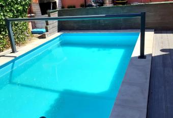 Beach House S  o Pedro allows 18 year olds to book a room