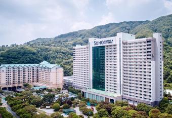 Vivaldi Park allows 18 year olds to book a room