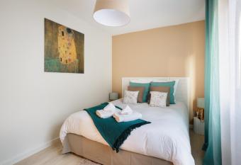 Le Belpierre allows 18 year olds to book a room