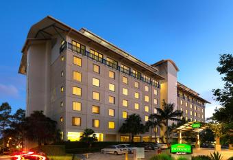 Courtyard by Marriott Sydney-North Ryde has Balcony rooms