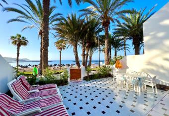 Beachfront apartment allows 18 year olds to book a room