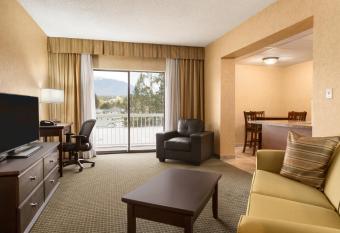 Days Inn by Wyndham Cranbrook Conference Centre allows 18 year olds to book a room