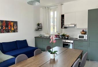 Bnbook Cascina Crennese allows 18 year olds to book a room