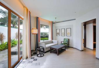 Radisson Resort Pondicherry Bay has Balcony rooms