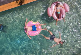 Cape Byron Hostel YHA allows 18 year olds to book a room