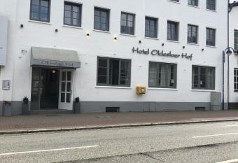 Hotel Oldesloer Hof allows 18 year olds to book a room