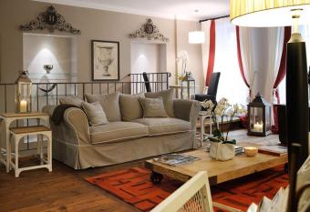 Locanda In Borgo Garn   & Wellness has Balcony rooms