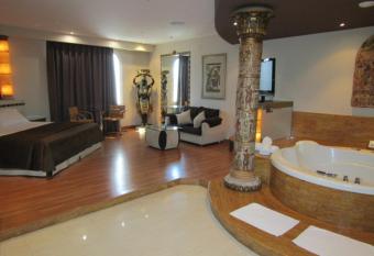 Hotel Alkalat allows 18 year olds to book a room