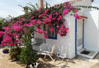 Finca la Joya allows 18 year olds to book a room