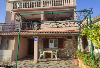 Apartman Budimir has Smoking rooms