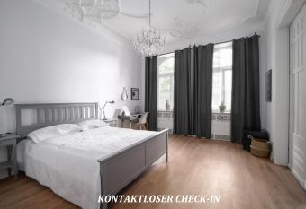 City Apartments Siegburg Studios has Balcony rooms
