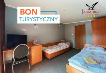 ZAJAZD ALBATROS Rzeszow allows 18 year olds to book a room