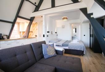 Four Star Apartments - Berkenbosch Blokstraat has Balcony rooms