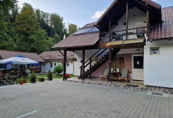 Casa Popa   s has Balcony rooms