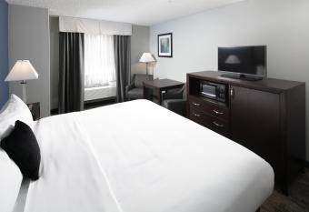 Red Lion Inn & Suites Sequim has rooms with a private hot tub