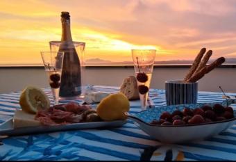 The Lookout of Pipiano has Balcony rooms