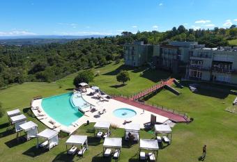 Tres Pircas Hotel & Spa allows 18 year olds to book a room