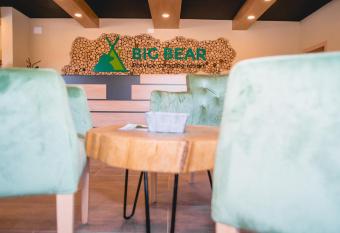 Big Bear Plitvice Nature Resort allows 18 year olds to book a room