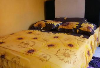 Midi Homestay has Balcony rooms