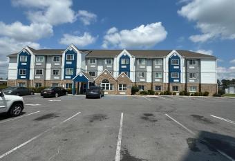 Microtel Inn & Suites by Wyndham Albertville allows 18 year olds to book a room