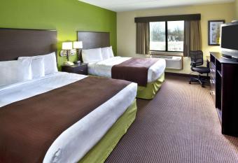 Quality Inn has rooms with a private hot tub