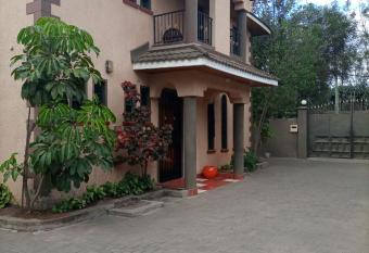 Palm Nest - Near JKIA has Balcony rooms