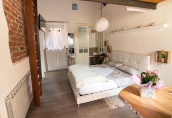 Mansarde & Suite Maison 1706 Lago Orta has Balcony rooms