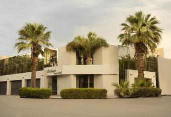 El Refugio Hotel allows 18 year olds to book a room