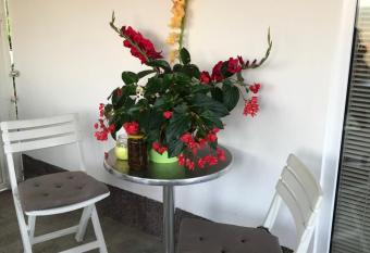 Smje  taj Bahat has Balcony rooms