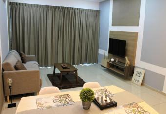 Atlantis Residence B19 5-6 pax l 5 mins Jonker St by Lullaby Retreats has rooms with a private hot tub
