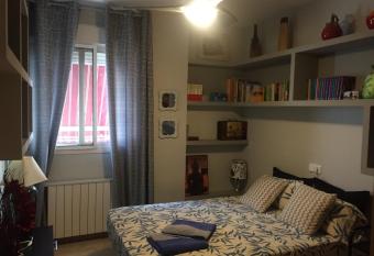 Habitaciones Dulces Sue  os allows 18 year olds to book a room