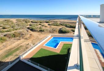 Alex Sun allows 18 year olds to book a room