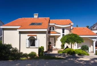 Apartment Punat has Balcony rooms