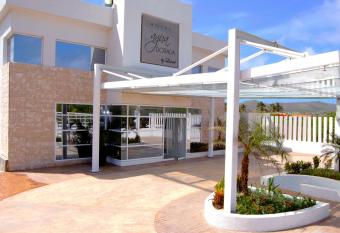 Agua Dorada Beach Hotel By Lidotel allows 18 year olds to book a room