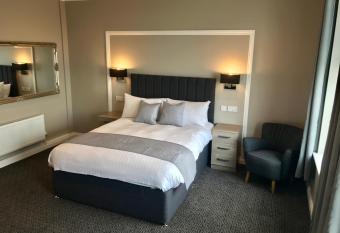 The Raven Hotel allows 18 year olds to book a room