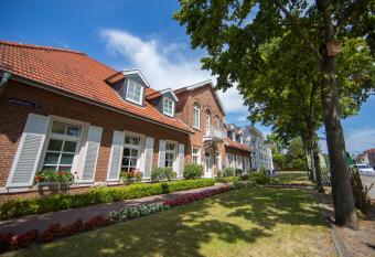 Altes Landhaus allows 18 year olds to book a room