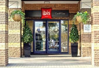 ibis Cardiff Gate - International Business Park allows 18 year olds to book a room