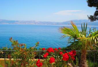 Sea Star Apartment has Balcony rooms