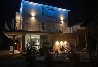 Acquaviva Experience B&B has Balcony rooms