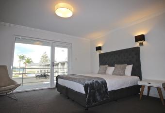 Quays Hotel allows 18 year olds to book a room