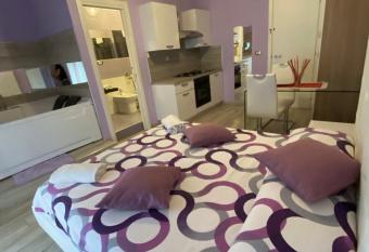 al Corso 203 has rooms with a private hot tub