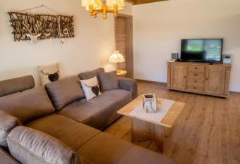 Landhaus Laih has Balcony rooms