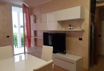 Milano Malpensa Grandi AP has Balcony rooms