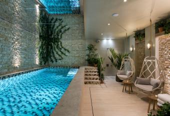 Royal Madeleine Hotel & Spa has Balcony rooms