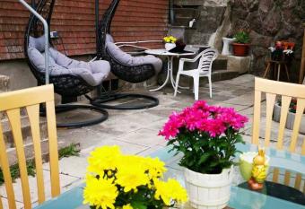 Rosen Garten Haus has Balcony rooms