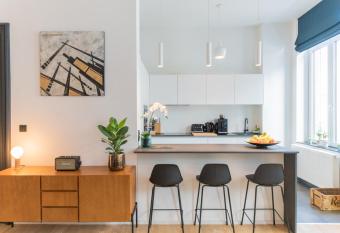 Appartement Guillemins station allows 18 year olds to book a room