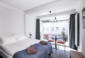 Svala Apartments by Heimaleiga has Balcony rooms