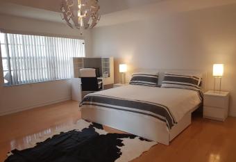 Master Luxury Room allows 18 year olds to book a room