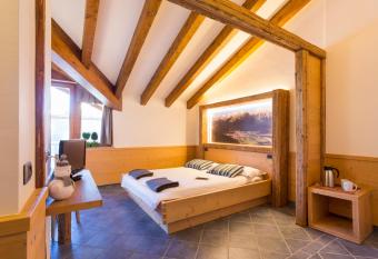 Hotel Angelo has Balcony rooms